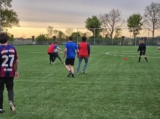 Trainingen van S.K.N.W.K. JO19-1 van donderdag 17 april 2025 (15/63)
